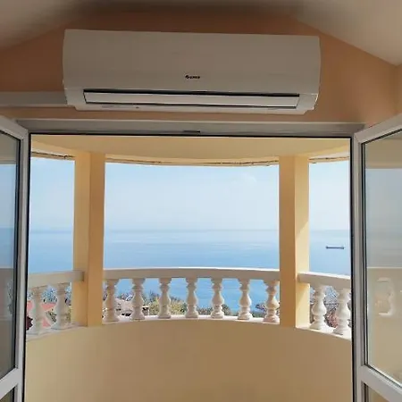شقة Trakata
