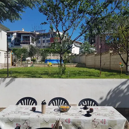 Trakata Apartment Warna