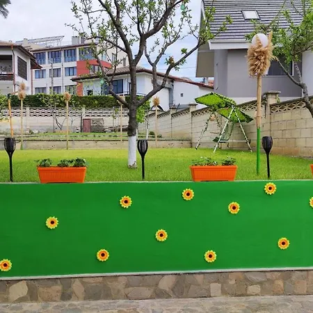 Apartment Trakata Warna